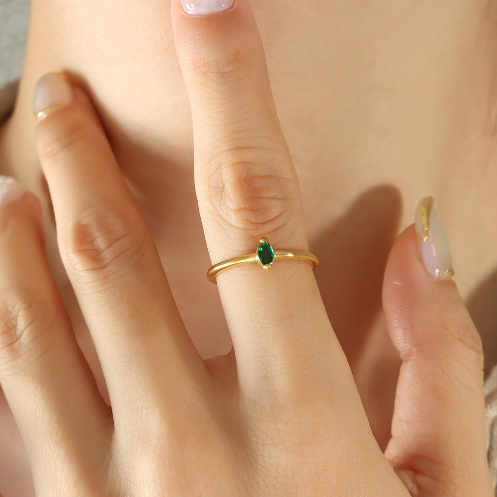 Diamond-Shaped Zircon Inlay Ring in a Minimalist, Simple-Band Design, Fashionably Crafted from Titanium Steel.