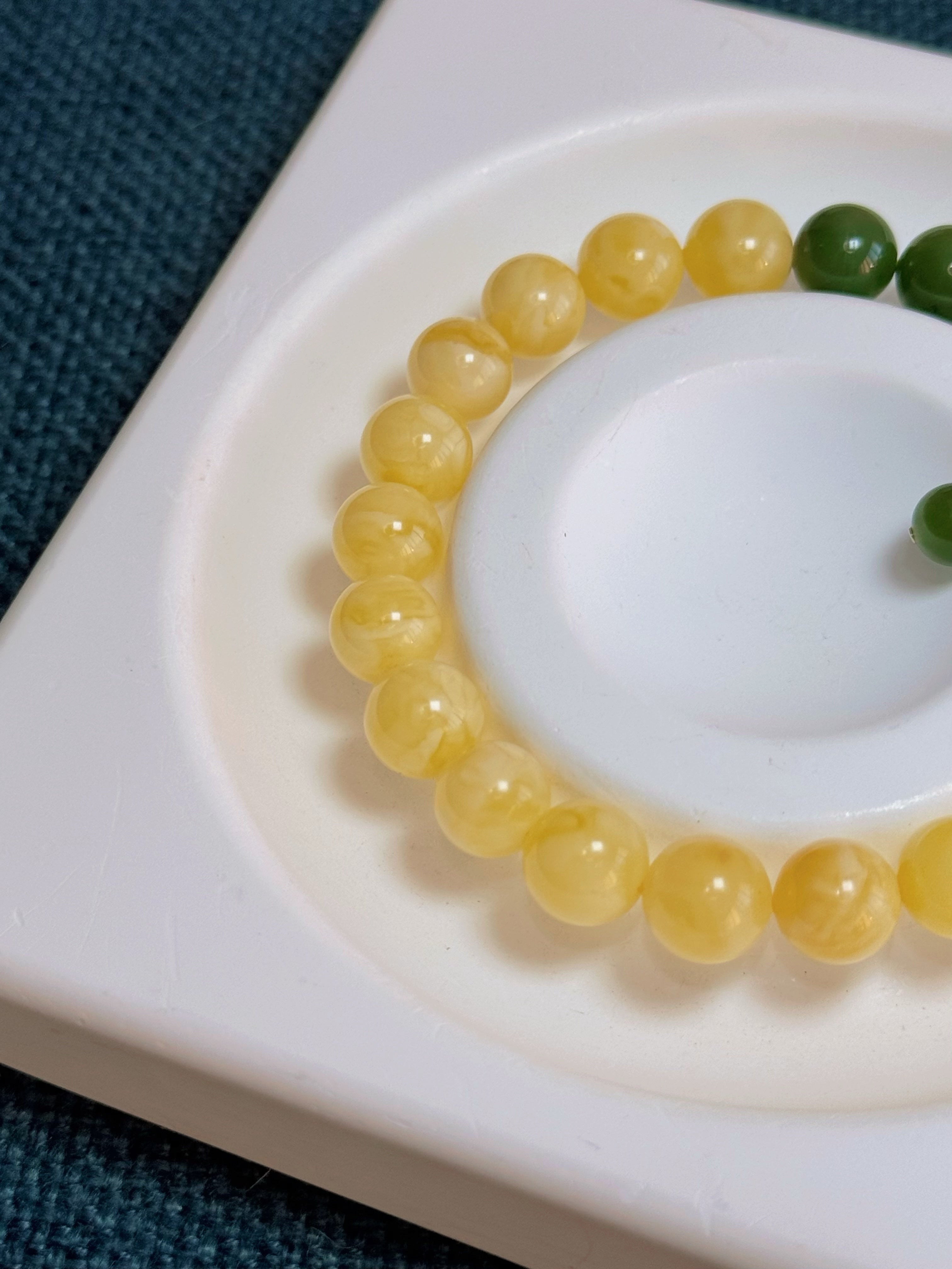 Natural “Yaobaihua” White-Flower Honey Amber 8mm Beaded Bracelet with Green Jade